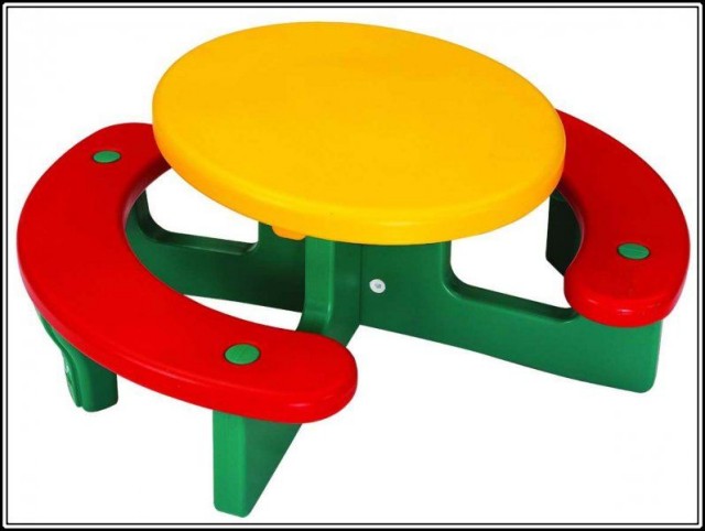 Детский  пластиковый столик с лавочками Lerado L-503